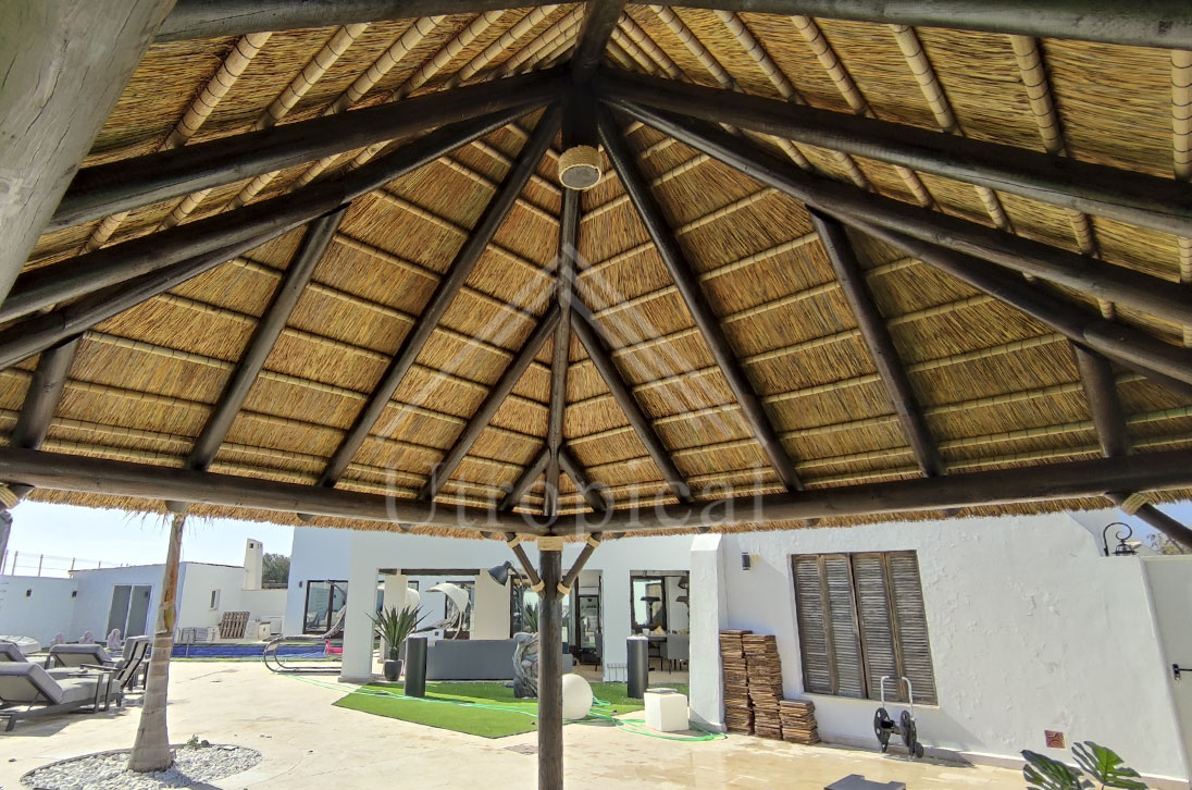 cubierta jardin tejado de junco africano en Murcia