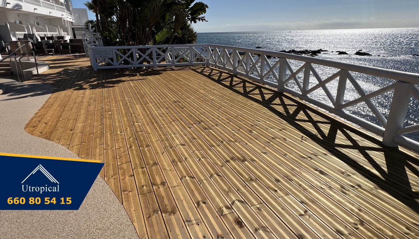 Terraza de Madera con Vistas al Mar: Diseño y Confort en Zonas Costeras